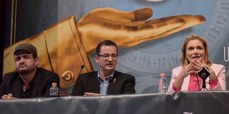 Contrato por “La golondrina y su príncipe” es ilegal: obliga a pagar 100% del monto con la mitad de funciones
