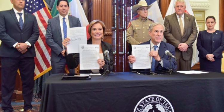 López Obrador descalifica el acuerdo “para detener el flujo de migrantes” que firmó Maru Campos con Greg Abbott
