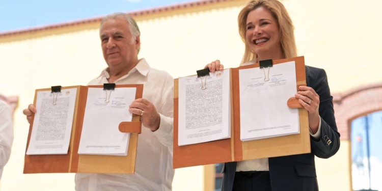 Maru presume $1.2 millones para “rehabilitar” viviendas en Parral, cuando regaló un terreno de $134 millones al empresario Luis Lara