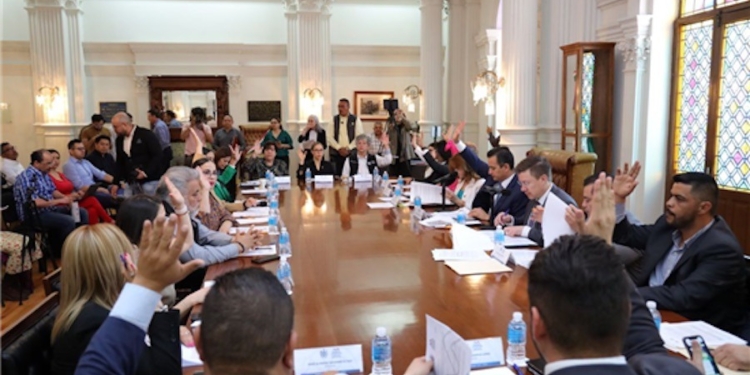 Exhiben “turismo burocrático” en viaje de regidores de Chihuahua a España y Portugal