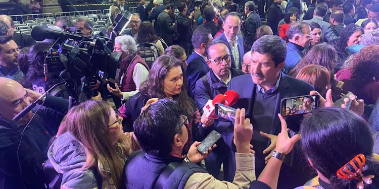 “Queremos un modelo que realmente combata la impunidad y la corrupción”, dijo Claudia a Corral