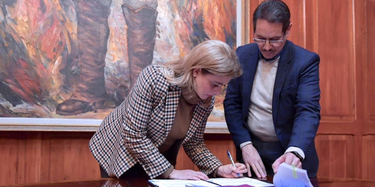 Maru resuelve con más deuda pública. Contrató nuevo crédito por $3 mil millones a pagar en 20 años
