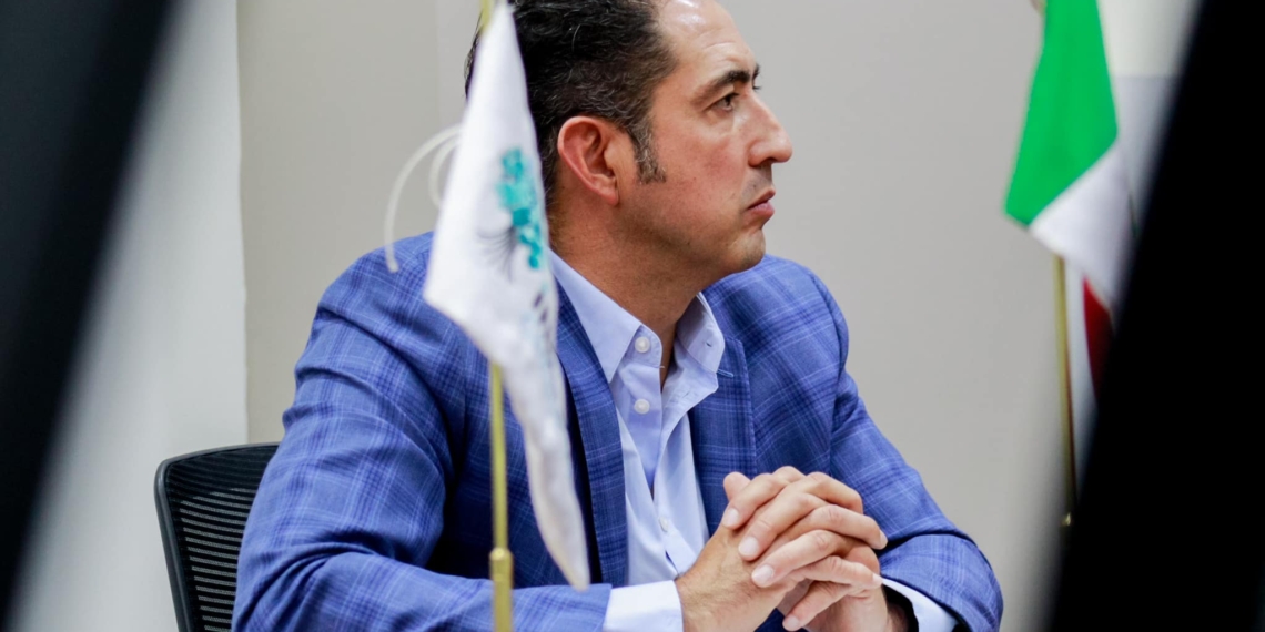 Miguel Riggs exhibe simulación de Marco Bonilla con el Plan Municipal de Desarrollo