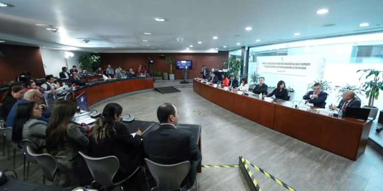 El Senado realiza Parlamento Abierto para analizar reformas sobre lavado de dinero y financiamiento al terrorismo