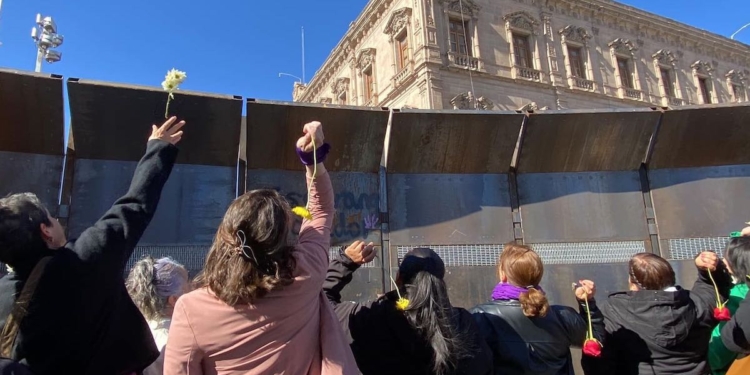 Posicionamiento del Movimiento Estatal de Mujeres contra el secuestro de la Cruz de Clavos por Maru Campos