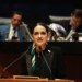 La presidenta Sheinbaum reconoce a Andrea Chávez por su defensa a la Cuarta Transformación