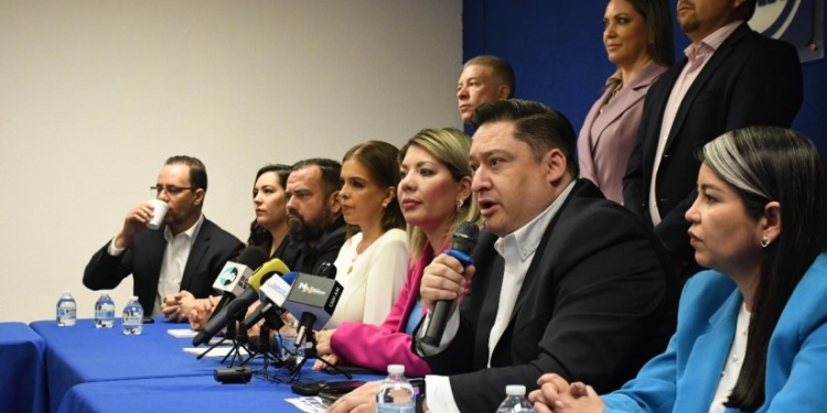 Fernández Noroña responde a injurias de Alfredo Chávez, coordinador de diputados del PAN en Chihuahua