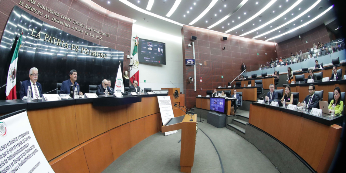 En nueva ley de telecomunicaciones no habrá concentración de atribuciones ni censura: Javier Corral