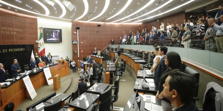 Es indispensable dotar de recursos presupuestales y de libertad editorial a los medios públicos