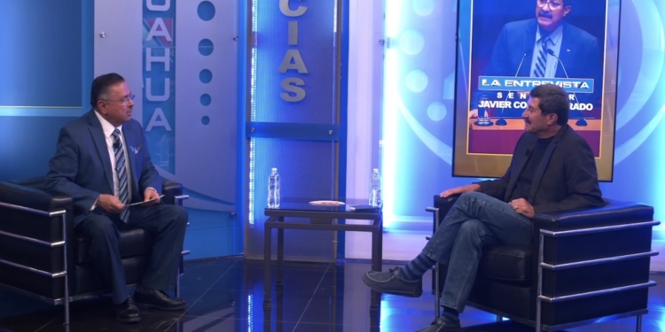 Corral despeja dudas para afinar la reforma de telecomunicaciones, escuchando en Conversatorios