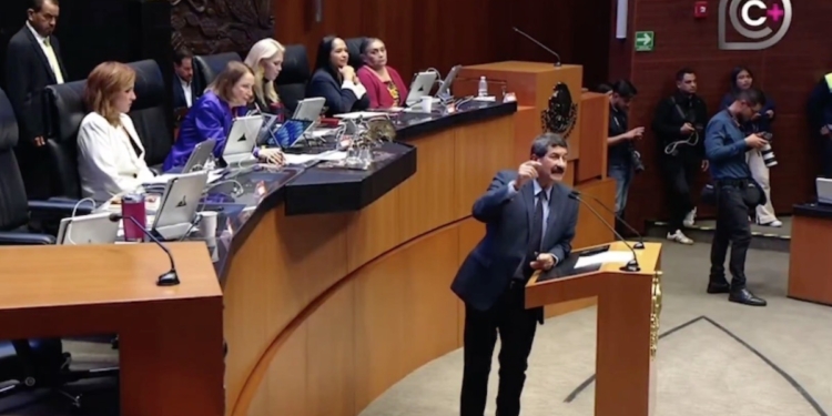 Corral explica los alcances de la reforma a la Ley de Amparo y exhibe mentiras de la oposición