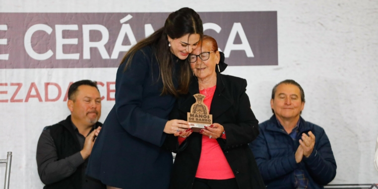 Concurso “Manos de Barro” honra y reconoce el trabajo de alfareras y alfareros de Chihuahua