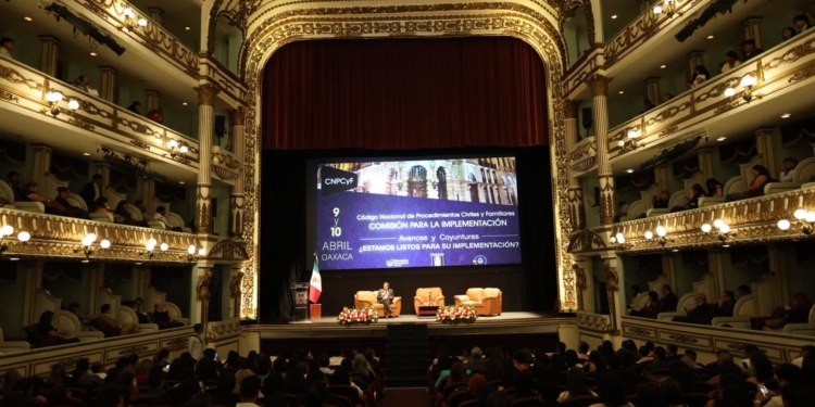 Corral propone evaluar y corregir errores de la Reforma Judicial para consolidarla