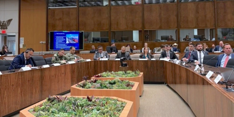 En Washington, Loera expone la urgencia de modernizar cruces ante cierre del carril de carga del Puente Libre