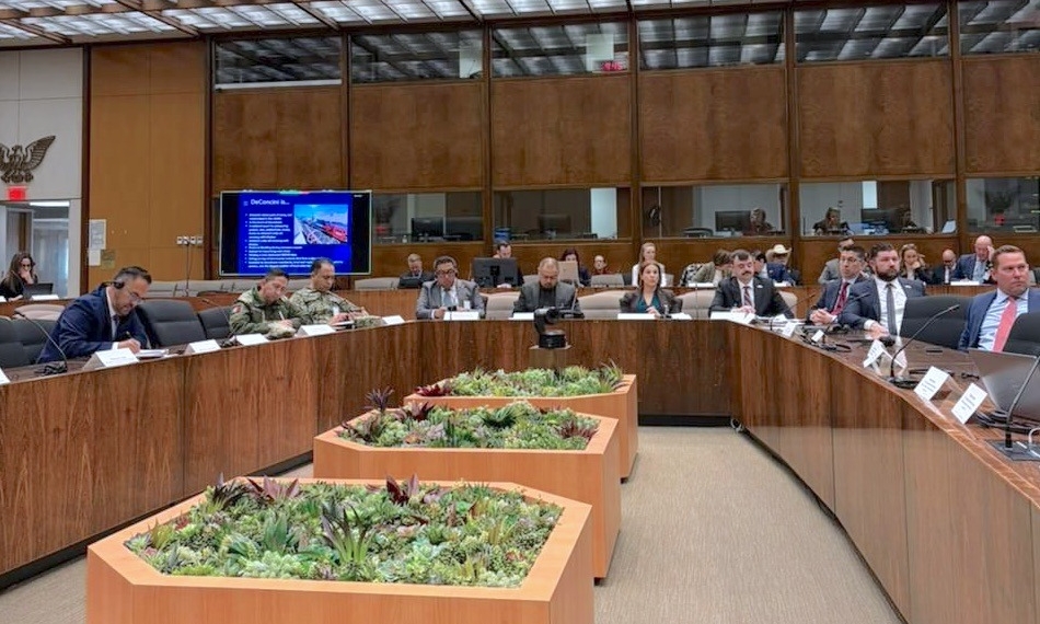 En Washington, Loera expone la urgencia de modernizar cruces ante cierre del carril de carga del Puente Libre