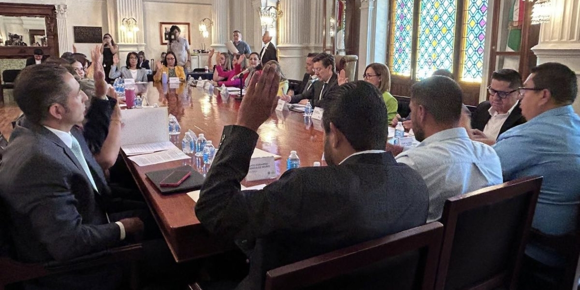 Imponen el nombre del esposo de Maru Campos a una avenida, en pleno escándalo por agentes de la CIA