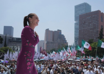 Sheinbaum exhibe una millonaria ofensiva mediática en su contra por exponer la operación de la CIA en Chihuahua
