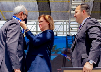 Fernando Baeza le robó la gubernatura a Francisco Barrio… y Maru Campos le rindió homenaje