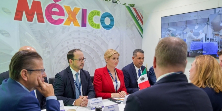 Maru Campos presume “nueva inversión” de 80 millones de dólares, pero renta dos helicópteros en 64 mdd