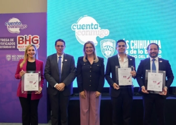 Después de humillar a su asistente, Maru Campos se autopremia como el “mejor gobierno humanista”
