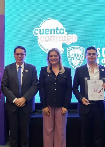 Después de humillar a su asistente, Maru Campos se autopremia como el “mejor gobierno humanista”