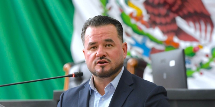 Óscar Avitia exige a Gobierno del Estado garantizar transporte público en el Valle de Juárez