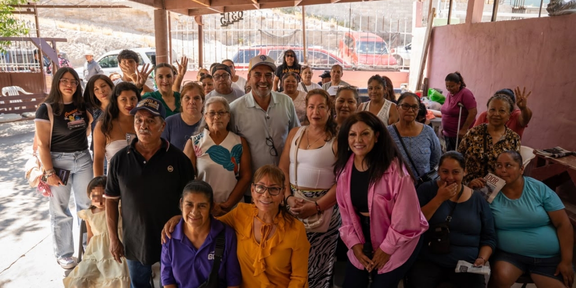 Juan Carlos Loera rinde homenaje a las trabajadoras del poniente de Ciudad Juárez