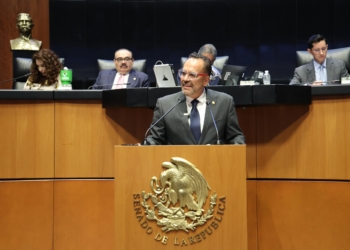 Juan Carlos Loera defiende política exterior de la Transformación ante el PAN